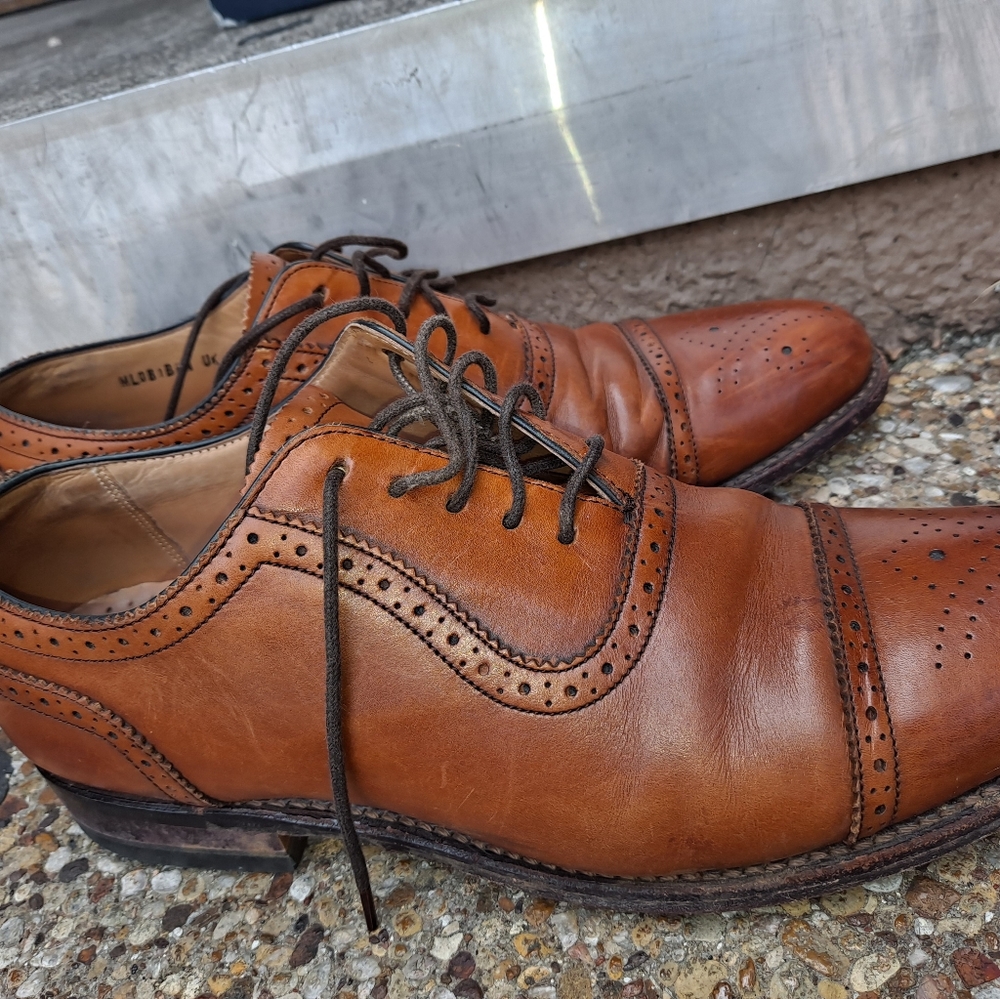 Charles Tyrwhitt Shoes, size 9. Brown in color. - Picture 3 of 14